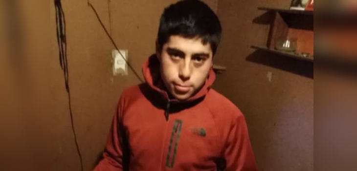 Un llamado de auxilio y extrañas pistas: el caso de joven que desapareció hace un año en Hualaihué