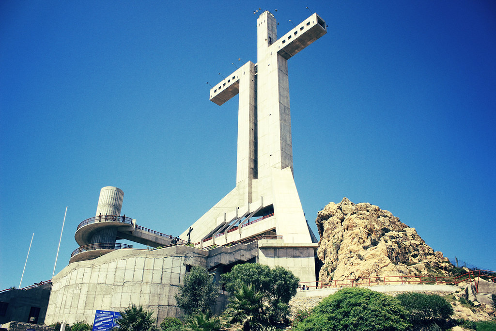 Incendio en Cruz del Tercer Milenio en Coquimbo: usuarios demuestran su desacuerdo en redes sociales