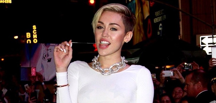 Miley Cyrus y Cody Simpson fortalecen su relación tras hospitalización de la cantante