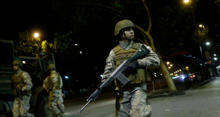 Ejército de Chile desmiente falso comunicado: dice no tener autoridad para decretar Toque de Queda