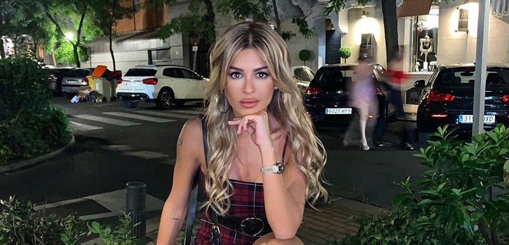 Oriana Marzoli causa polémica al defender toque de queda por manifestaciones en Chile