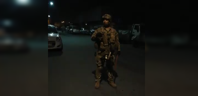 Registran a militar solicitando colaboración de vecinos: 