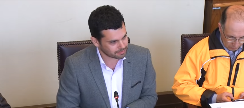 Abogado constitucionalista Jaime Bassa y detenciones durante toque de queda: 