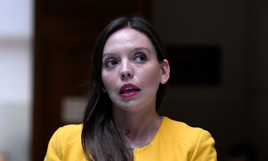 Diputada Camila Flores denuncia amenazas de muerte e intento de hackeo: 