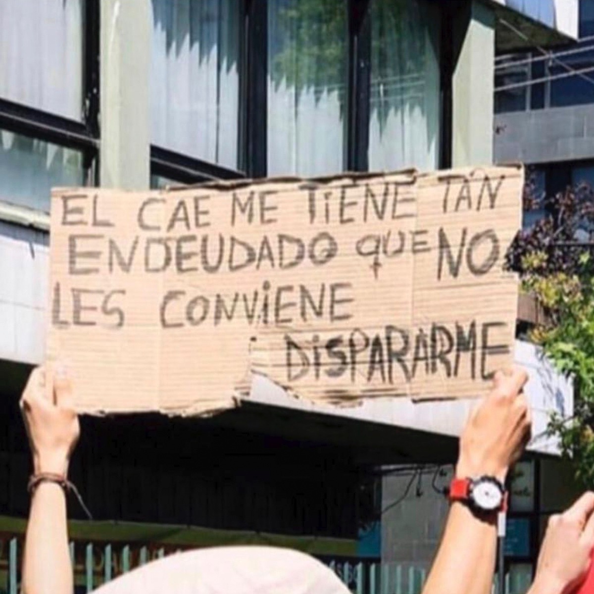 Muy creativos: las pancartas más particulares que han dejado las manifestaciones en el país