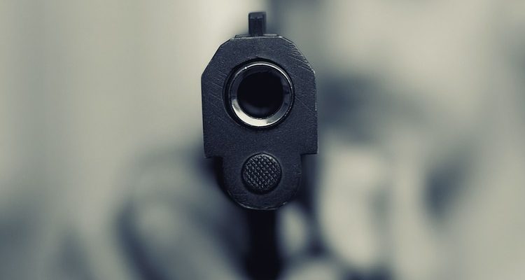 Joven de 22 años muere tras recibir disparo en el tórax en Curanilahue: investigan riña previa