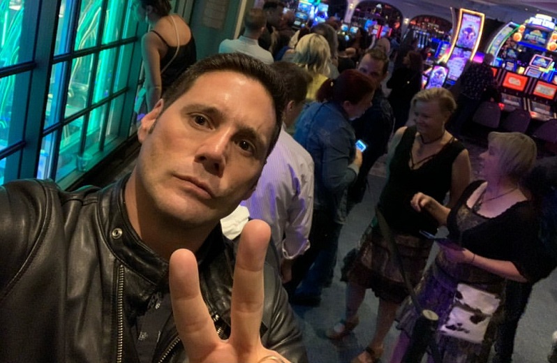 Pancho Saavedra y su divertido fail tras intentar reto viral en concierto de Lady Gaga en Las Vegas