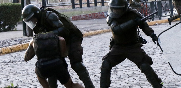 Presentan querella contra Carabineros por 