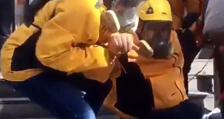 INDH interpuso querella contra Carabineros por agresión a funcionario y descartó montaje