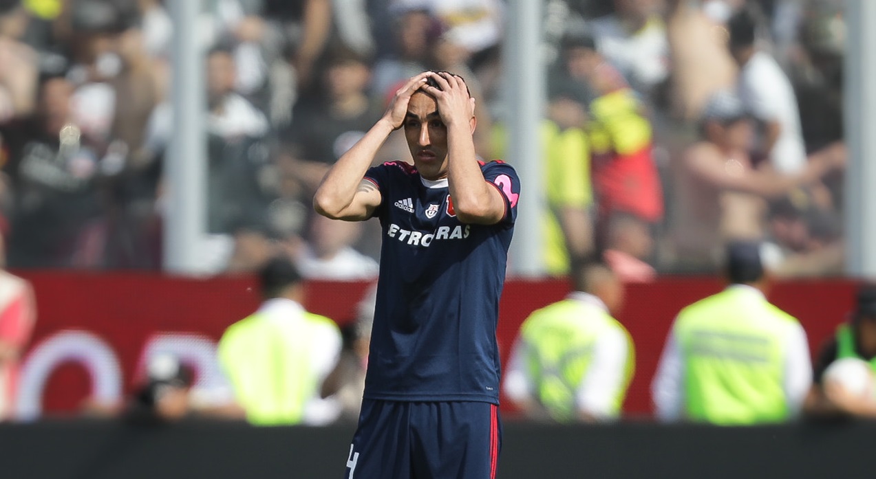 Esperando un milagro: jugadores de la U pidieron construcción de gruta con una virgen en el CDA