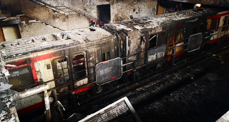 Fiscalía rechazó conocer la nacionalidad de quienes quemaron estaciones de Metro