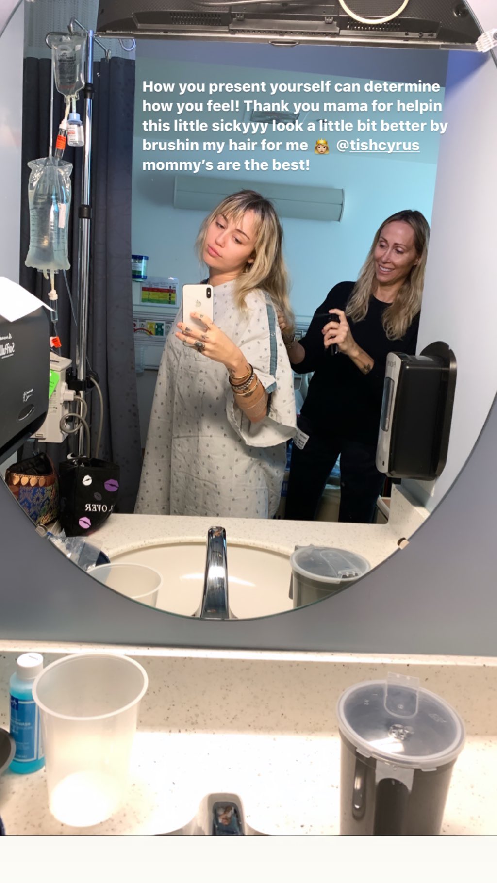  Miley Cyrus fue hospitalizada y Cody Simpson la cuidó