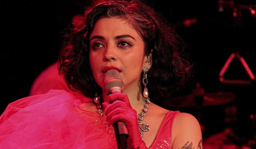 Mon Laferte durante tocata en Estación Central: 