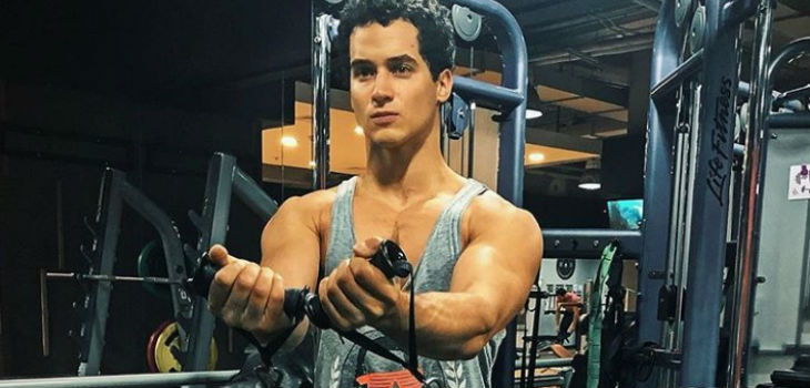 Actor de 'Amar a Morir' entrega los mejores tips para entrenar en la comodidad de tu casa
