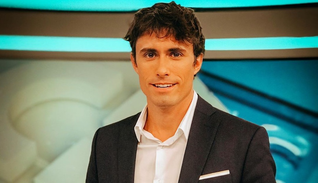 Roberto Cox pasó susto: debió refugiarse en local tras ser 'atacado' por manifestantes