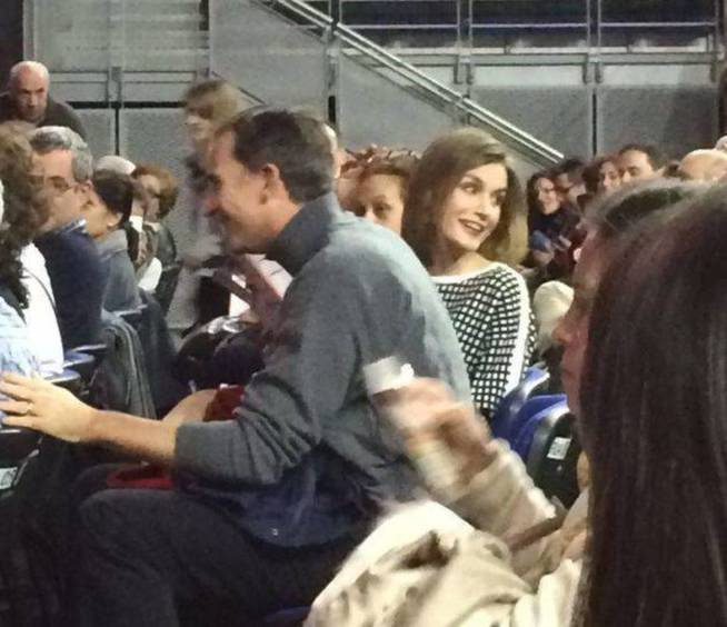 reina letizia heredado sweater