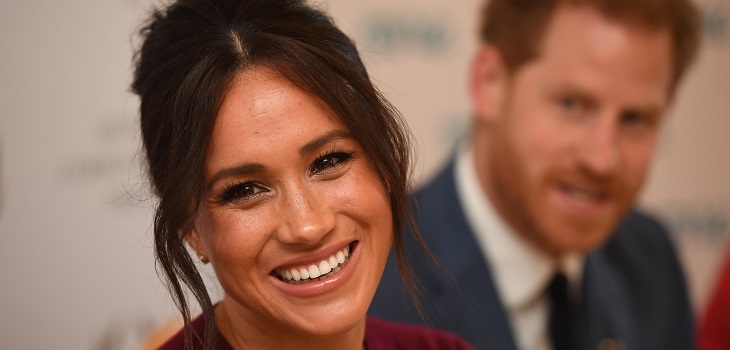 Meghan Markle estrenó nuevo peinado y se lució con sencillo look: 'recicló' botas que son tendencia