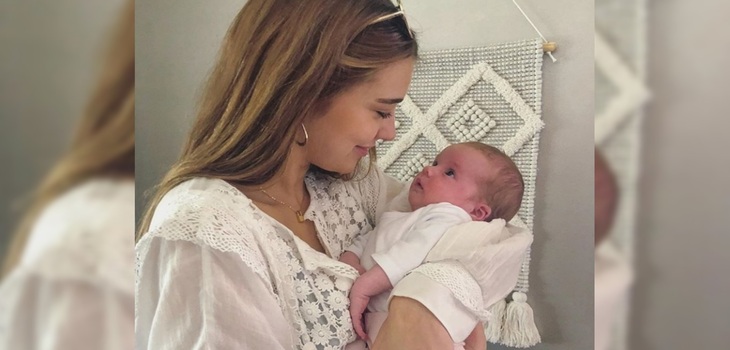 Joven modelo descubrió que sería madre 10 minutos antes del parto: “Aún estoy en estado de shock