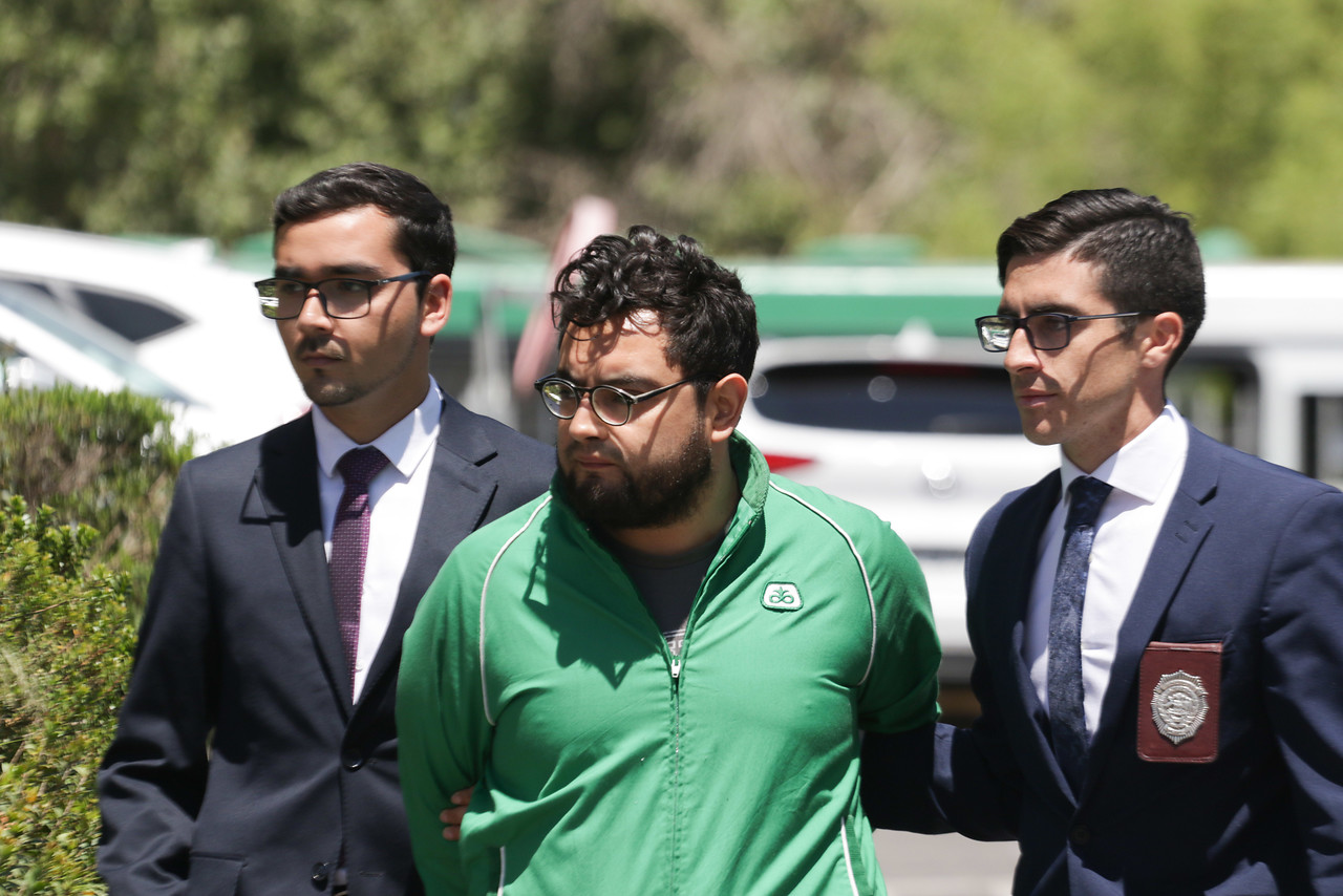 La defensa de pareja de profesor imputado por daños en estación del Metro: 