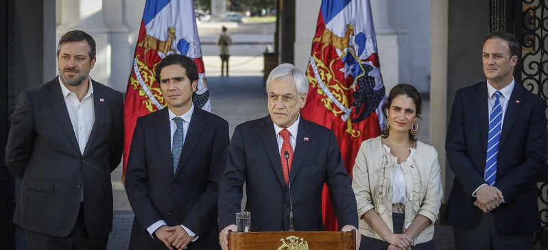 Gobierno estudiaría aumentar pensiones básicas en 50% a tres años