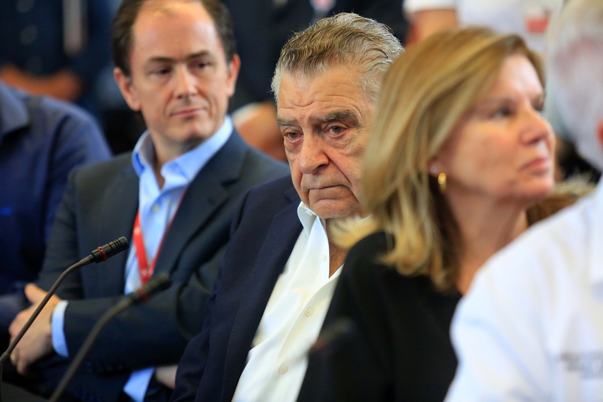 rostro de don francisco por teletón