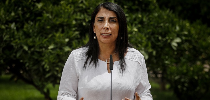 La provocadora foto de encapuchados en sillas de playa del Costa Real que indignó a Karla Rubilar