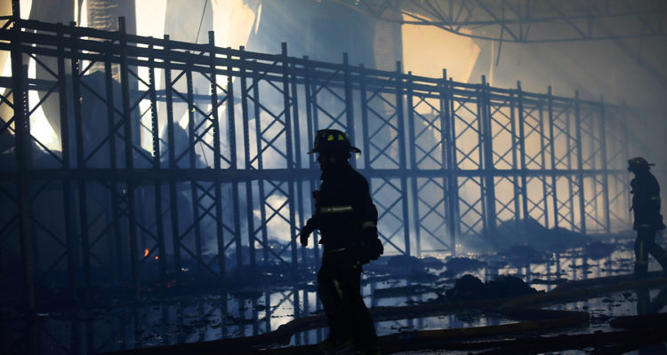 La explicación que dio Fiscalía por orificios encontrados en cuerpo de víctima de incendio en Kayser