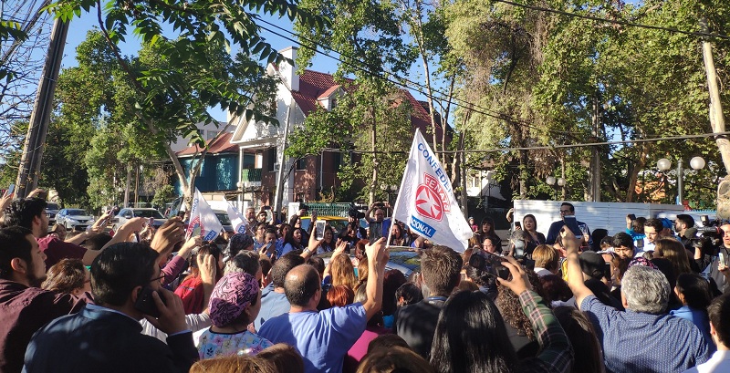 Funcionarios de la salud funaron a ministro Mañalich durante visita al Hospital del Salvador