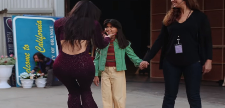 Niña que cantó a su padre para ayudarlo a luchar con un cáncer interpretará a ‘Selena’ en Netflix