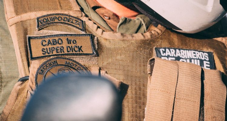 Contraloría instruye sumario a Carabineros por uso de apodos como identificación en uniformes