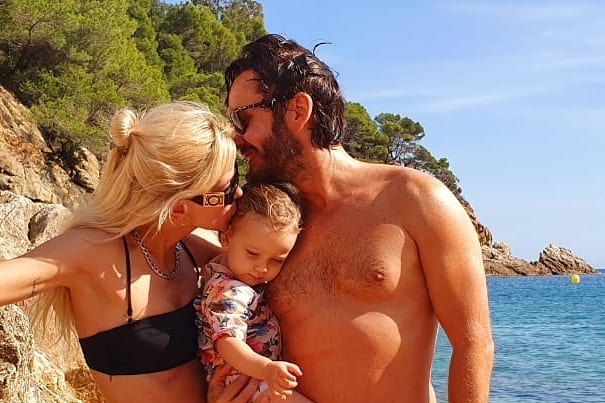 Actriz española desmiente romance con Benjamín Vicuña tras rumores de quiebre con China Suárez