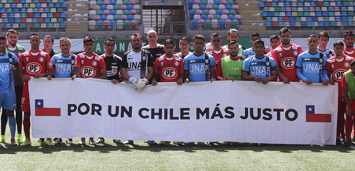 Pararon el partido: Calera e Iquique hicieron emotivo minuto de silencio por víctimas en protestas