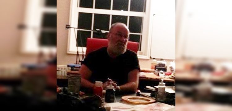 Los tuiteos y las pinturas del artista visual detenido por disparo en Portal La Dehesa