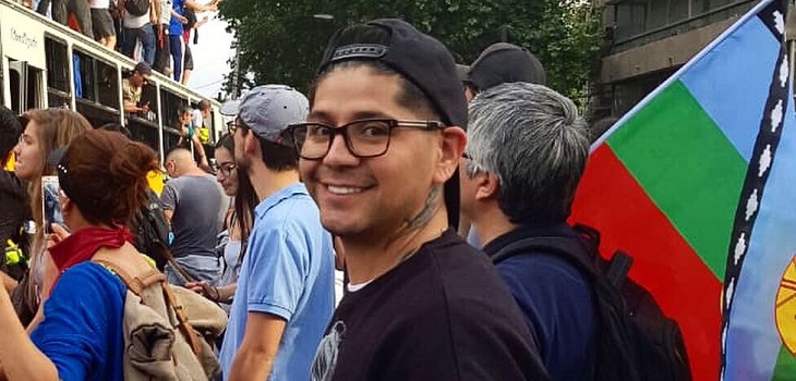 El 'curioso' mensaje de Edmundo Varas en inglés sobre crisis social: fue trending topic en Twitter