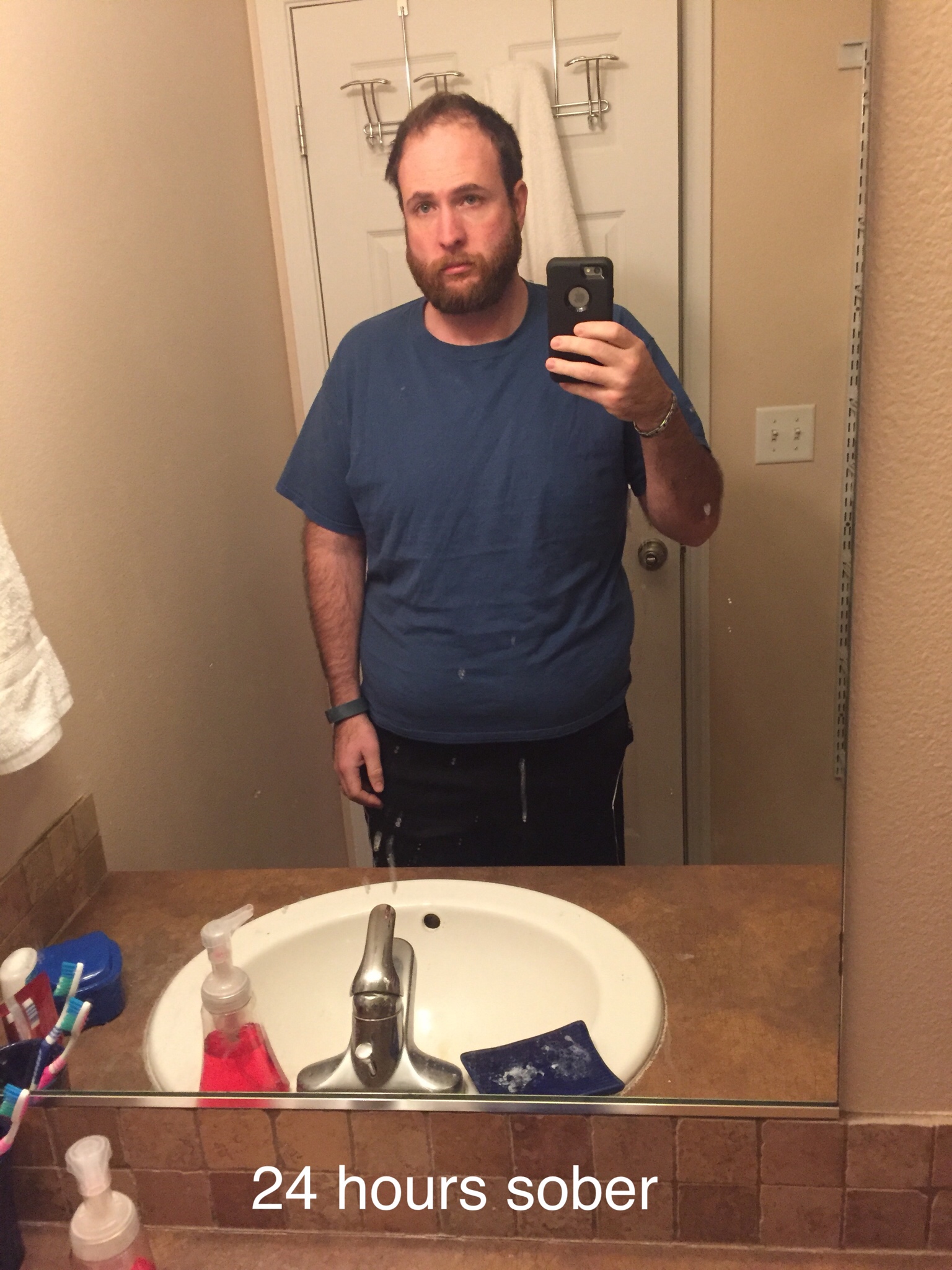 Hombre se fotografió cada mes desde que dejó el alcohol