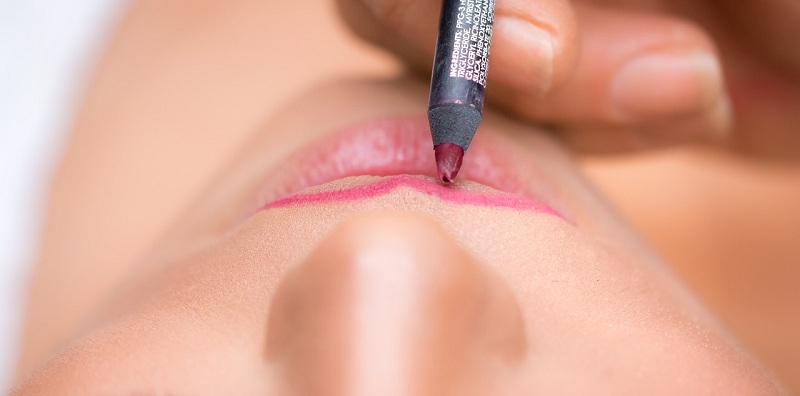 Lo podrías estar haciendo mal: el error más común que se comete al delinear los labios