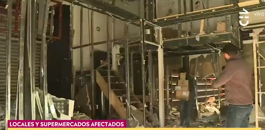 En pleno despacho: 'Contigo en la Mañana' captó momento justo en que saqueaban local en La Cisterna