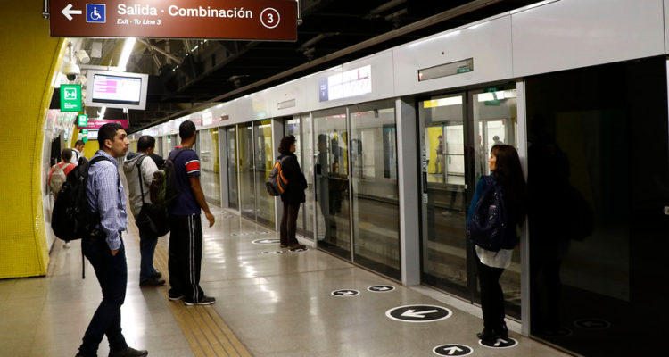 Metro adelantará su horario de funcionamiento y 4 estaciones más volverán a operar
