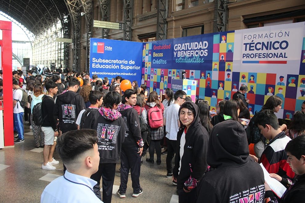 Mineduc extiende plazo de postulación para becas y beneficios 2020: conoce las nuevas fechas