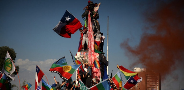 De la evasión en el Metro a una nueva Constitución: 5 hitos de un mes de estallido social en Chile