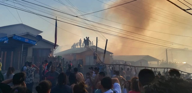 Incendio en sector Rodelillo de Valparaíso: al menos 9 viviendas destruidas y 31 damnificados