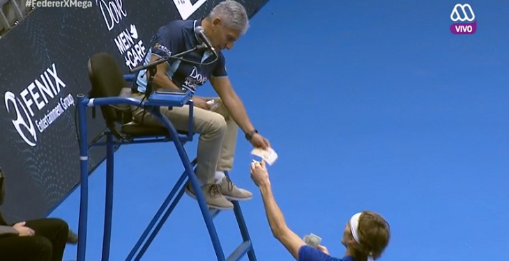 El hilarante gesto de Alexander Zverev ante Roger Federer: 