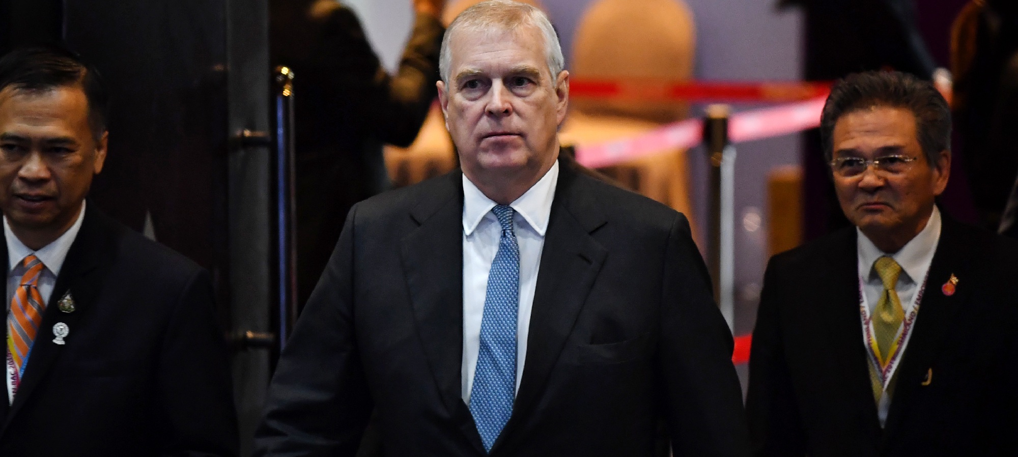 Palacio de Buckingham responde a supuesta víctima del príncipe Andrés: reina Isabel está destruida