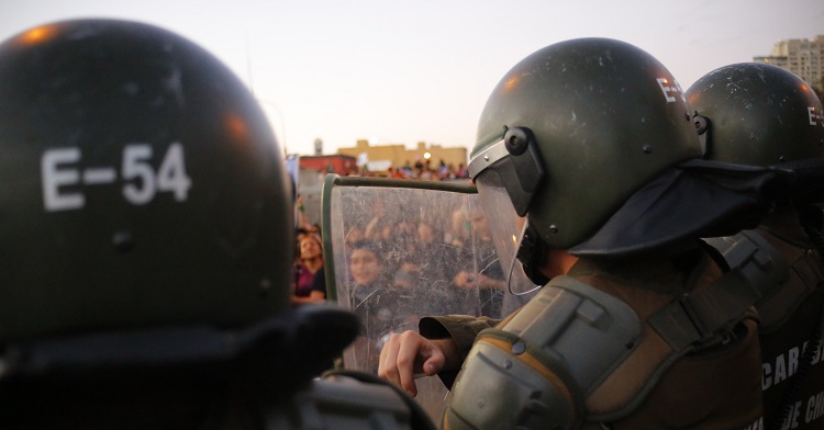 Carabineros refutó cifras de informe de Human Rights Watch: director de la entidad respondió