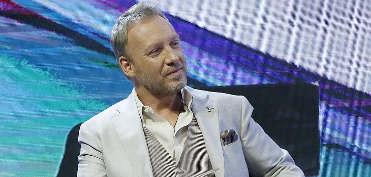 Martín Cárcamo se asoció con Tinelli y traerá de vuelta a Canal 13 popular estelar de baile