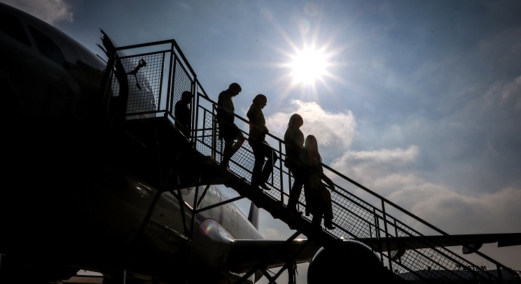 Aerolíneas anuncian tarifas rebajadas para viajar este verano: precios van desde los 4 mil pesos
