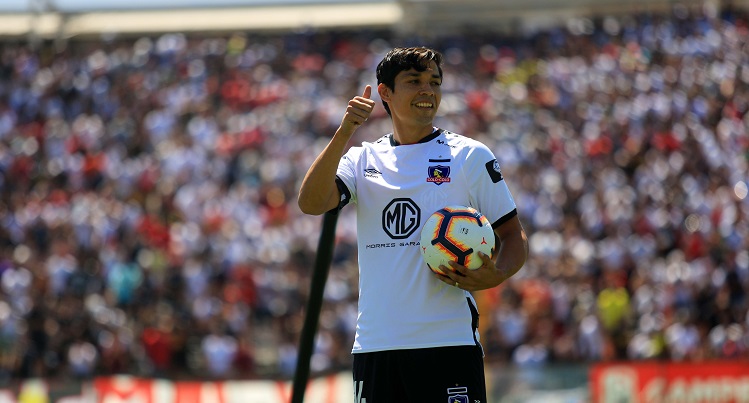 Después de 13 años: el aplaudido regreso de Matías Fernández a Colo Colo en el Estadio Monumental