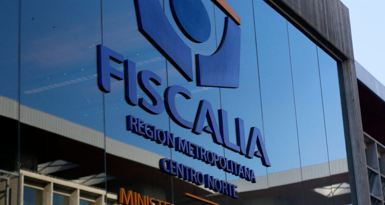 Fiscalía ordena allanamientos a dependencias del Minvu por presunta corrupción: hay 20 detenidos