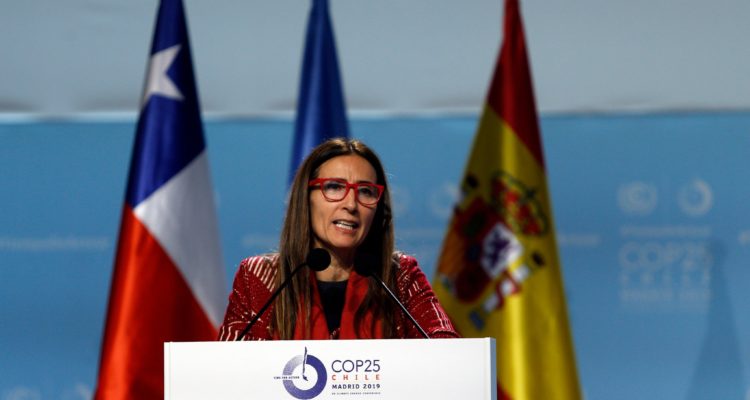 Aprueban interpelación contra ministra Carolina Schmidt tras criticada participación en COP25
