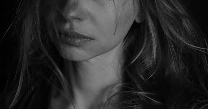 Adolescente fue violada por 7 hombres en Argentina: la hallaron con golpes y en estado de shock